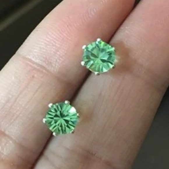 Jewelry - Peridot (green) Swarovski Elements Crystal Studs